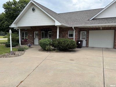 /international/us/101a-6th-street-roanoke-il-110108640865/