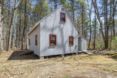 /international/us/101-hooper-shores-road-york-me-110107682853/