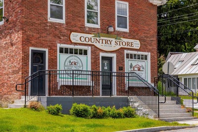 /international/us/2706-e-woodstock-road-woodstock-vt-110109054704/