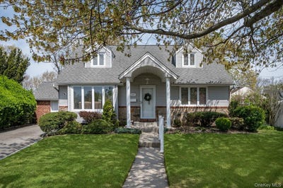 /international/us/117-betty-road-east-meadow-ny-110107639168/