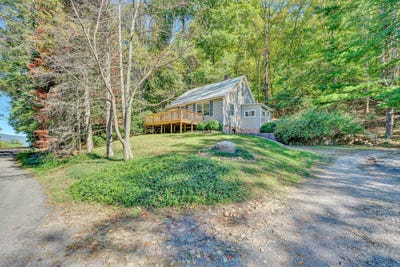 /international/us/6437-poor-mountain-rd-salem-va-110120682131/