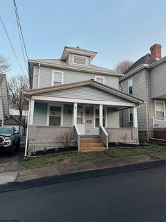 /international/us/129-elkins-street-fairmont-wv-110098351923/