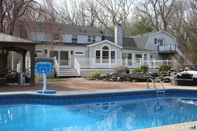 /international/us/16-diana-drive-woodbridge-ct-110107399812/