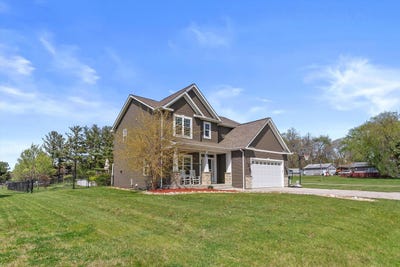 /international/us/320-w-hunt-ave-twin-lakes-wi-110107639636/
