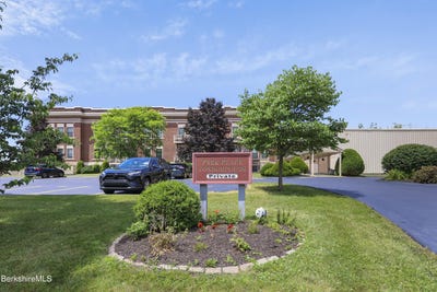 /international/us/200-west-housatonic-st-pittsfield-ma-110101232865/