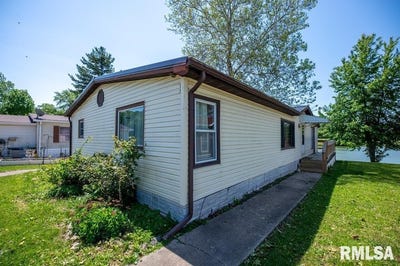/international/us/113-lakepoint-drive-metamora-il-110108177423/