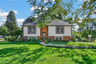 /international/us/517-s-franklin-street-raymore-mo-110120411442/
