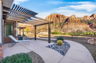 /international/us/101-trapper-cir-springdale-ut-110106524172/