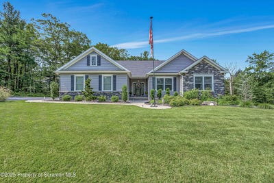 /international/us/10-white-oak-way-jefferson-twp-pa-110100882340/