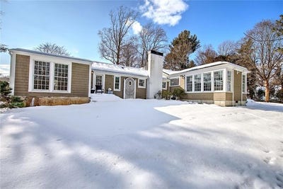 /international/us/22-lantern-lane-barrington-ri-110105927480/