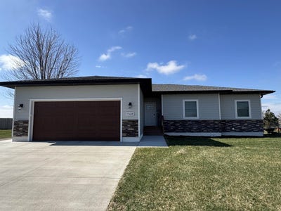 /international/us/1508-country-club-drive-elk-point-sd-110107233974/
