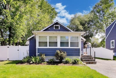/international/us/22-douglas-rd-ashland-ma-110108295059/