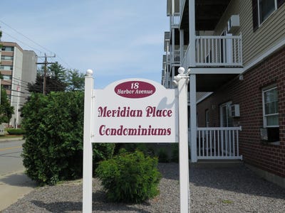 /international/us/18-harbor-avenue-nashua-nh-110109444282/