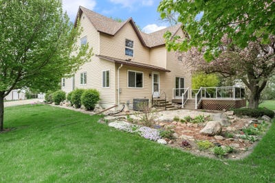 /international/us/21443-160th-street-new-richland-mn-110107871145/