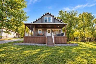 /international/us/702-s-6th-street-ozark-mo-110120755991/