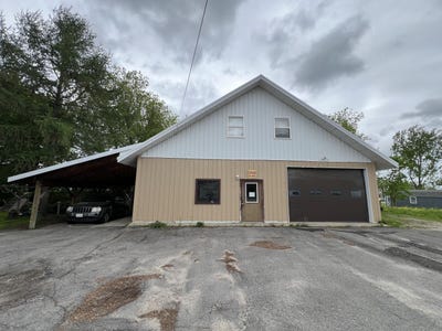 /international/us/13-river-street-chateaugay-ny-110099688243/?lang=en