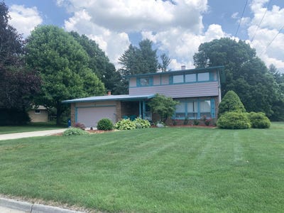 /international/us/130-southwoods-avenue-fremont-mi-110100693740/