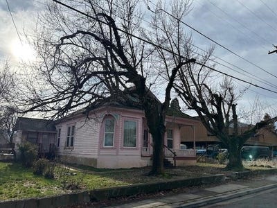 /international/us/501-lane-street-yreka-ca-110096659907/