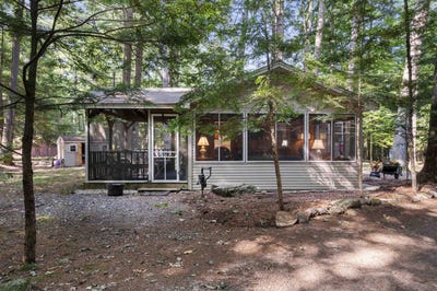 /international/us/21-tall-pines-way-meredith-nh-110108574558/
