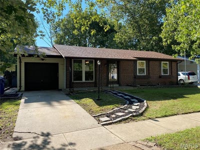 /international/us/2942-chance-drive-florissant-mn-110108572604/