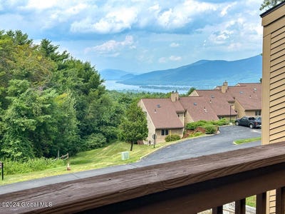 /international/us/441-lockhart-mountain-road-lake-george-ny-110100217373/