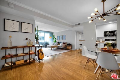 /international/us/5325-newcastle-ave-encino-ca-110107963924/