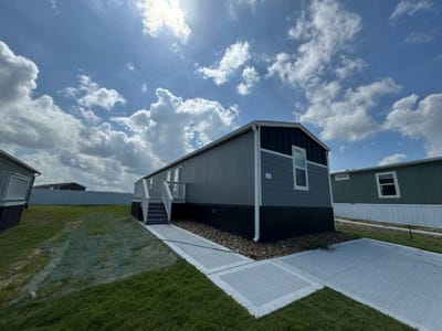 /international/us/105-red-angus-court-willis-tx-110105112980/