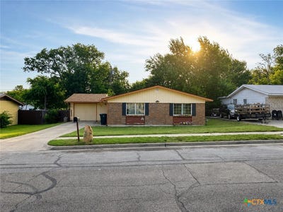/international/us/1305-elia-street-killeen-tx-110109135069/