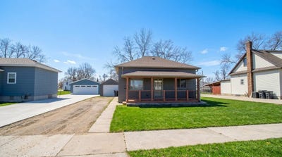 /international/us/1814-17th-st-rock-valley-ia-110104820375/