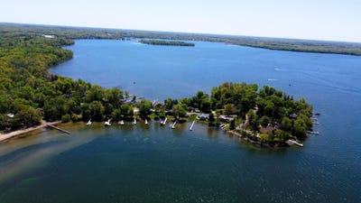 /international/us/3178-viewpoint-road-isle-mn-110108250763/
