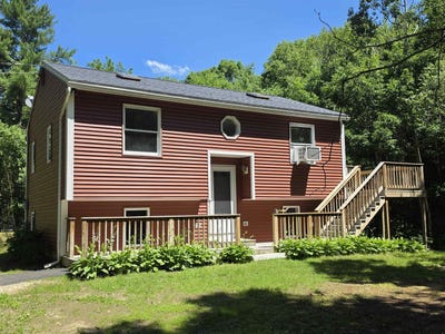 /international/us/1890-franklin-pierce-highway-barrington-nh-110109114931/