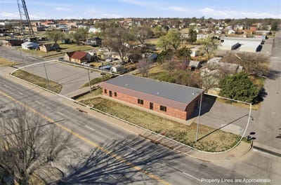 /international/us/416-n-4th-street-clinton-ok-110106613751/