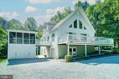 /international/us/444-point-drive-bumpass-va-110100501581/