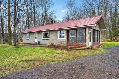 /international/us/22535-tuttles-lane-grand-view-wi-110107844199/