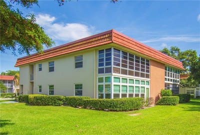 /international/us/16-vista-palm-lane-vero-beach-fl-110108737839/