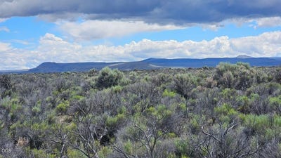 /international/us/1400-fossil-lake-road-christmas-valley-or-110108983743/