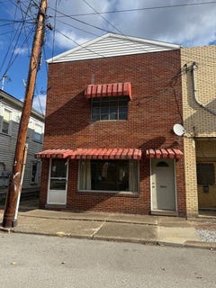 /international/us/211-diamond-street-sistersville-wv-110103627017/