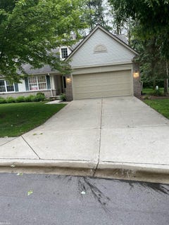 /international/us/183-four-seasons-road-lake-orion-mi-110108283104/