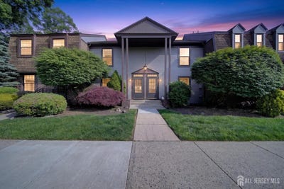/international/us/323-gill-lane-iselin-nj-110108266759/