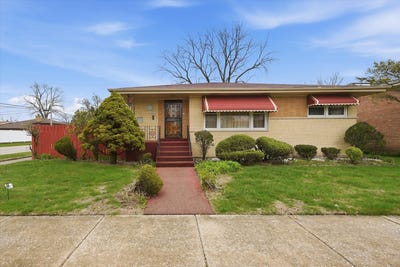 /international/us/15201-sunset-drive-dolton-il-110108826877/