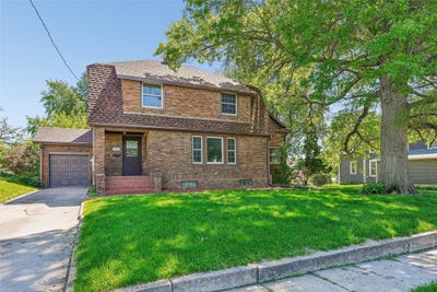 /international/us/324-w-3rd-street-s-newton-ia-110105115560/