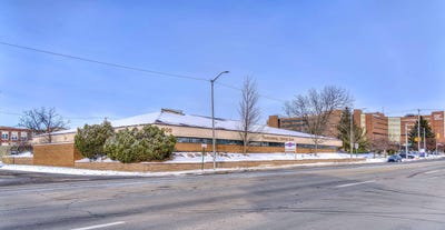 /international/us/900-e-michigan-avenue-jackson-mi-110105285720/