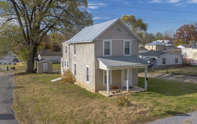 /international/us/2005-cedar-ave-buena-vista-va-110103416836/