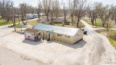/international/us/20861-state-highway-100-fieldon-il-110106753176/