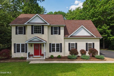 /international/us/11-oakwood-court-ballston-spa-ny-110108505472/