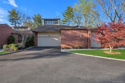 /international/us/115-eagles-crescent-manhasset-ny-110107796493/