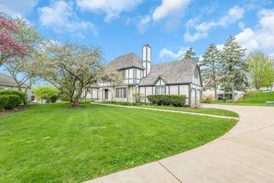/international/us/8-heaton-court-sugar-grove-il-110106585679/