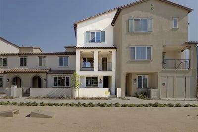 /international/us/8487-snapdragon-lane-chino-ca-110105722781/