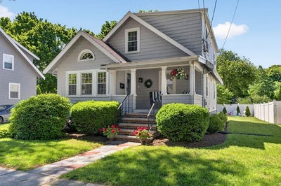 /international/us/18-hanson-st-wakefield-ma-110108851702/