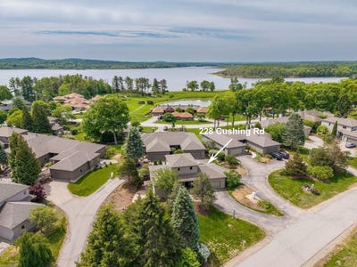 /international/us/228-cushing-road-newmarket-nh-110106092792/